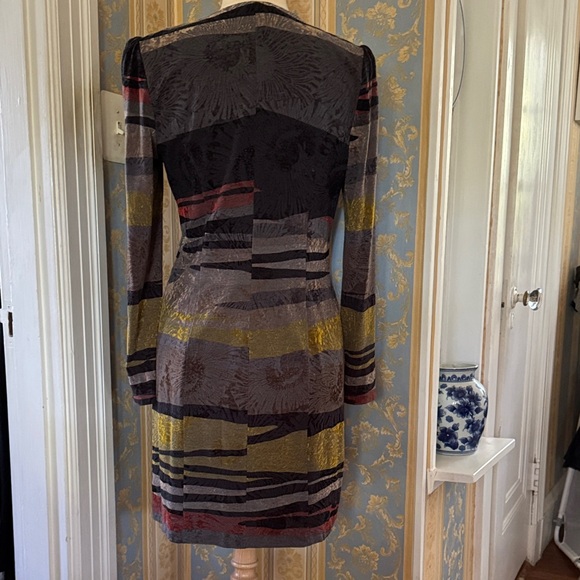 Elegant Long Sleeve Striped Dress - Picture 5 of 7